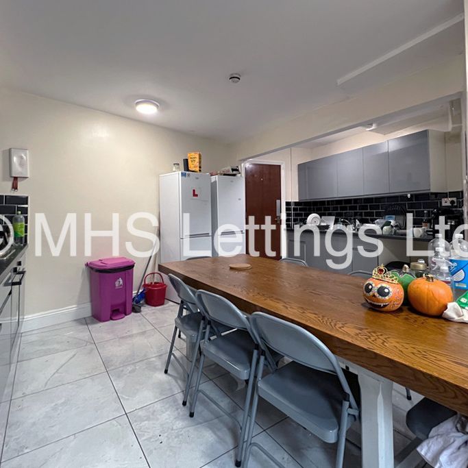 7 Bedroom Mid Terraced House for rent in Hyde Park Terrace - Photo 1