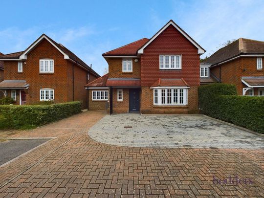 4 bedroom detached house to rent - Photo 1