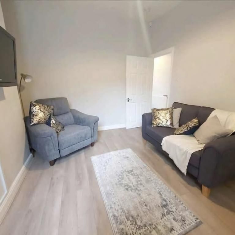 1 bedroom in a house share to rent - Photo 1