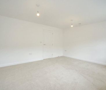 3 bedroom semi-detached house to rent - Photo 3