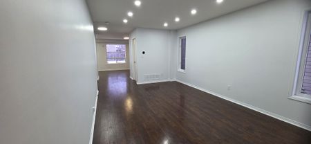 For Lease - 674 Brasswinds Trail, Oshawa, Ontario - Photo 2