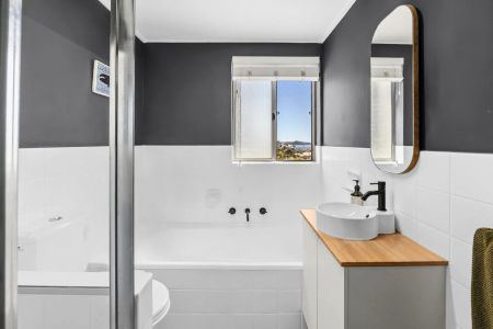 Sunlit Coastal Haven with Spectacular Ocean Views - Photo 4