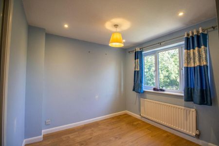 4 bedroom detached house to rent - Photo 4