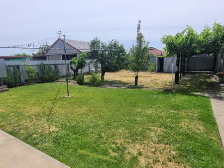 Pennington - Photo 3