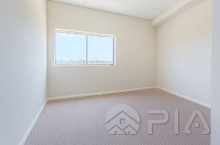 Nearly New Two Bed Room with Swimming pool& Gym!! - Photo 3