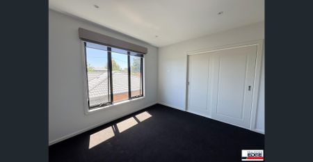 KEILOR ROAD AT YOUR DOORSTEP! - Photo 3