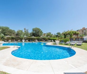 2 Bedroom Apartment For Rent in Estepona, Málaga - Photo 1