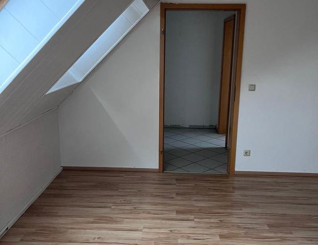 großzügige 1-Raum Wohnung im Dachgeschoss - Photo 1