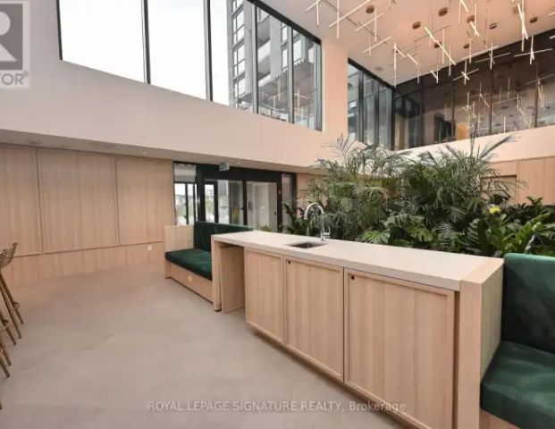 1801 - 3079 TRAFALGAR ROAD | 1801 - 3079 TRAFALGAR ROAD, Oakville - Photo 1