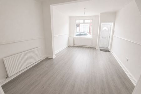 2 Bed Terraced House, Grantham St, L6 - Photo 2