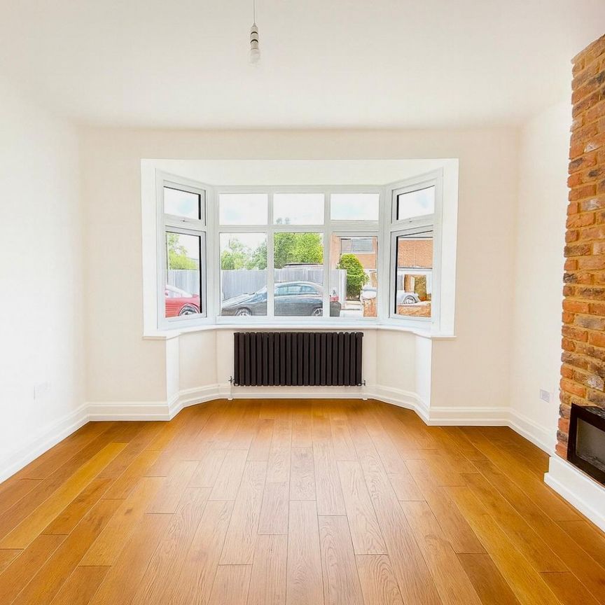 4 bedroom House To Let Total Size: 1217 SQ FT - Photo 1