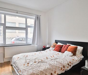 Gelijkvloerse verdieping met één slaapkamer in Schaerbeek - Foto 2
