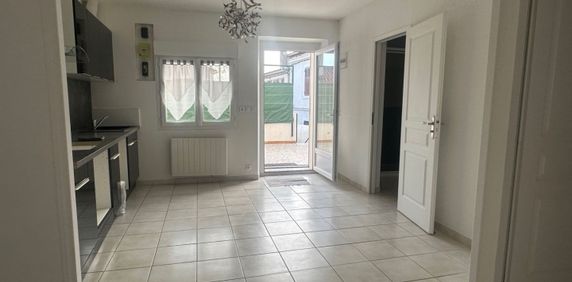 Location Appartement P2 rénové(e) Marseille 13ème - Photo 2