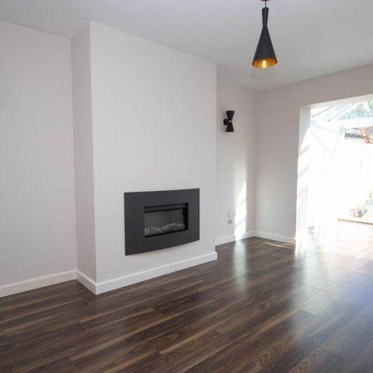 4 bedroom semi-detached bungalow to rent - Photo 1