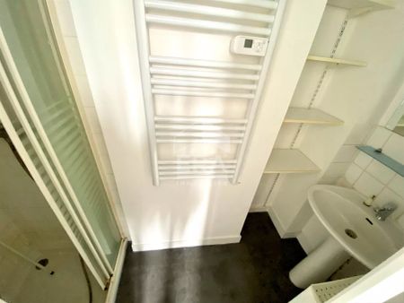 STUDIO / T1 MEUBLE A LOUER - BLOIS - HYPERCENTRE-VILLE, PROCHE TOUTES COMMODITES - Photo 5