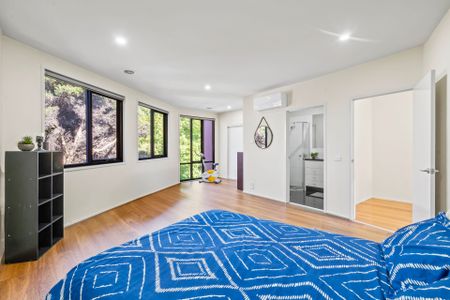 Three Bedroom Townhouse - Photo 5