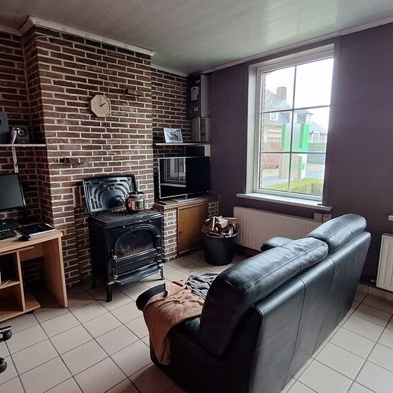 Alleenstaande woning met 3 kamers, ruime garage en veranda te Woesten. - Photo 1