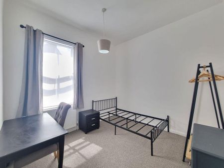 4 bedroom terraced house to rent - Photo 4