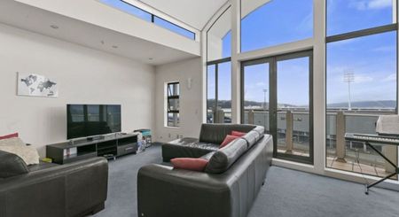 Penthouse living at its best - Photo 2