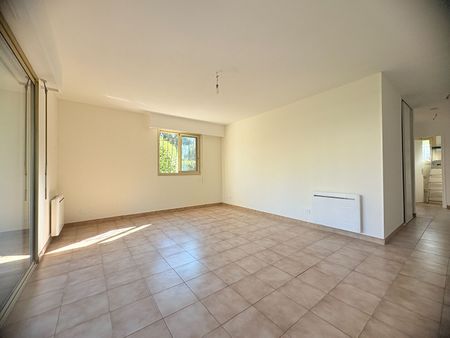 Location Appartement 2 pièces 57m² - Photo 2