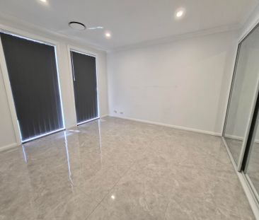 Spacious Family Living! - Photo 4