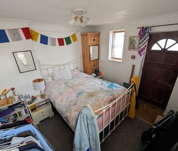 Room in a Shared Flat, Buckingham Road, BN1 - Photo 2