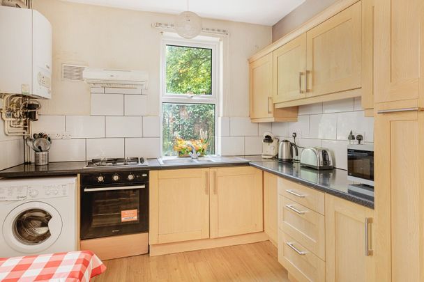 Room in a Shared House, Lenton Boulevard, NG7 - Photo 1