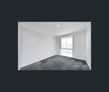 21 Wintersun Drive, Albanvale, Vic 3021 - Photo 2