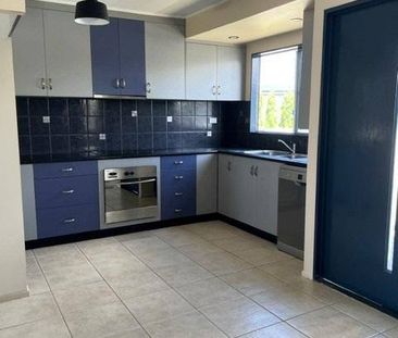 Family Home In East Mackay - Photo 5