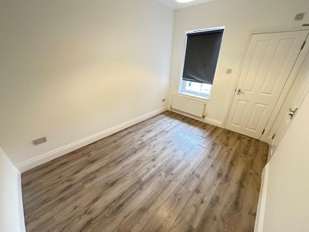 4 bedroom terraced house to rent - Photo 4