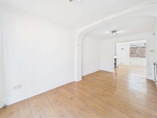 3 bedroom Semi-detached house to rent - Photo 1