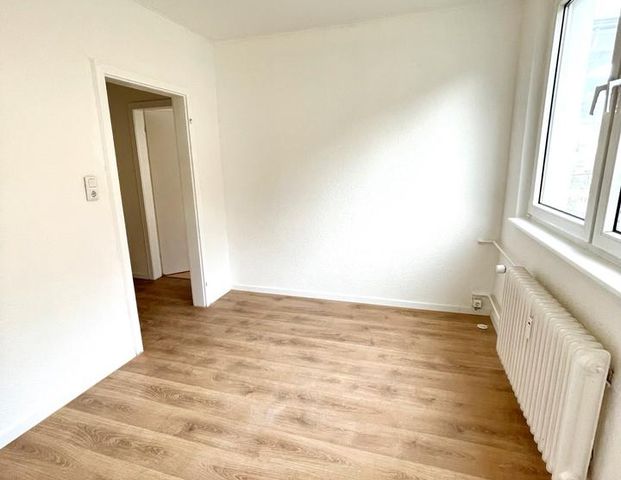 Tolle, Geräumige & Renovierte 3 Zi.Erdgeschosswohnung mit 95qm - Foto 1