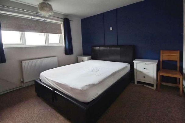 Lower Cippenham Lane, Slough, SL1 - Photo 1