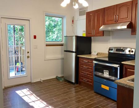 For Lease - 108 Admiral Road Unit# 2, Toronto, Ontario - Photo 5