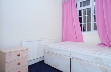 4 Bed Semi-Detached House, Mount Pleasant Road, NW10 - Photo 5