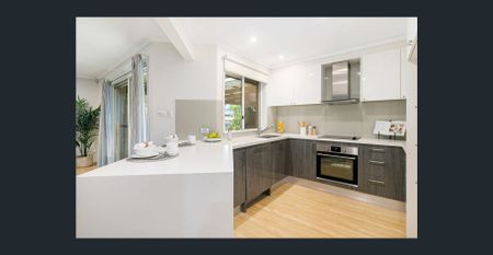 Prime location 3 bedroom renovated home - Photo 5