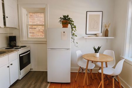 For Lease - 2405 Queen Street Unit# 202, Toronto, Ontario - Photo 2