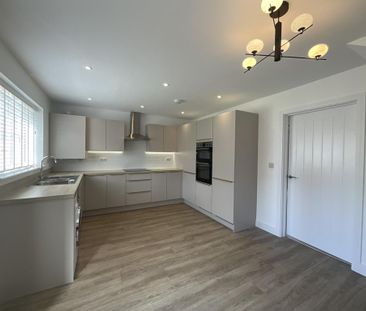 3 bedroom semi-detached house to rent - Photo 6