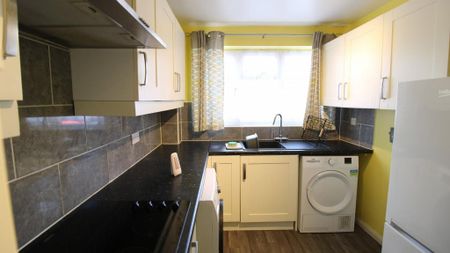 2 bedroom flat to rent - Photo 3