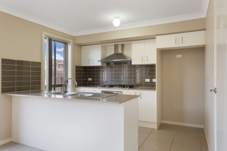 Spacious Family Home - Photo 5