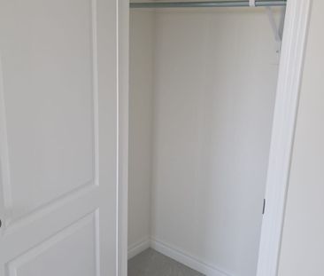 For Lease - 33 Fenn Crescent, New Tecumseth, Ontario - Photo 2