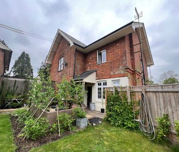 3 bedroom semi-detached house to rent - Photo 3