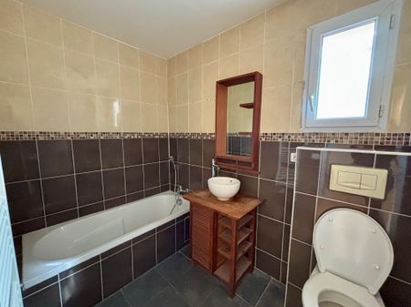 Location Maison 4 pièces 88m² TOURRETTE LEVENS 06690 - Photo 4
