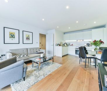 1 Bed Flat, Lambarde Square, SE10 - Photo 2