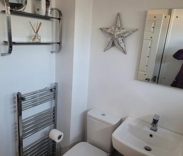 2 bedroom flat to rent - Photo 6