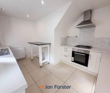 2 Bedroom Flat - Ground Floor - Photo 6