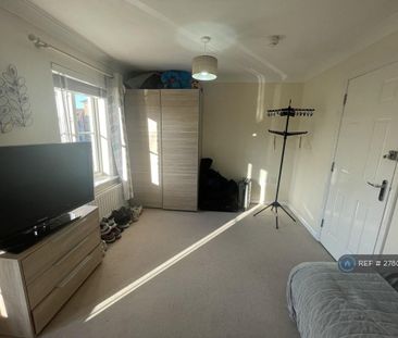 1 bedroom in a house share to rent - Photo 1