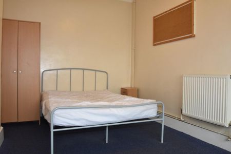 4 bedroom terraced house to rent - Photo 4