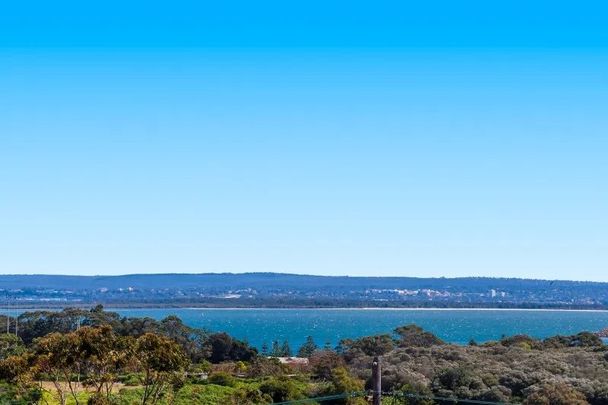 Grand Residence In Quiet Location - Photo 1