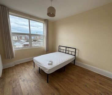 London Road, Portsmouth - Photo 2